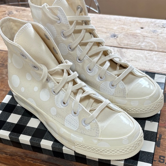 High-Top Cream Sneakers - Picture 5 of 5